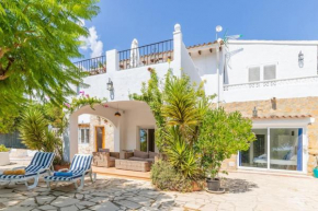 Villa Casa Verde, Sun-drenched and Private Pool close to beach